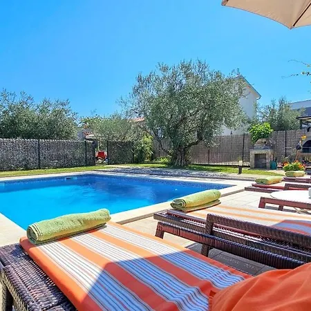 Casa Klara Holiday home *
